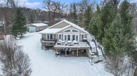 10550 W Holland Lk, Greenville, MI 48838