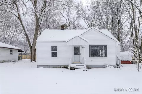 412 E Berrien, Paw Paw, MI 49079