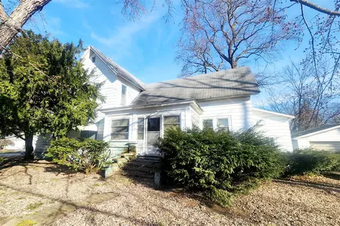 25 W South, Hartford, MI 49057