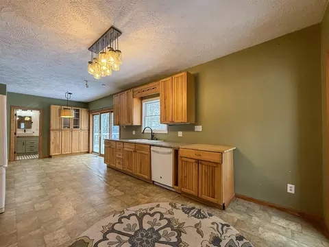 Kitchen - 9155 Cushing, Eau Claire, MI 49111 photo 3 of 4