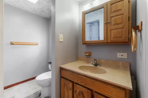 Bath - 2942 Whitlock, Jackson, MI 49202 photo 1 of 2
