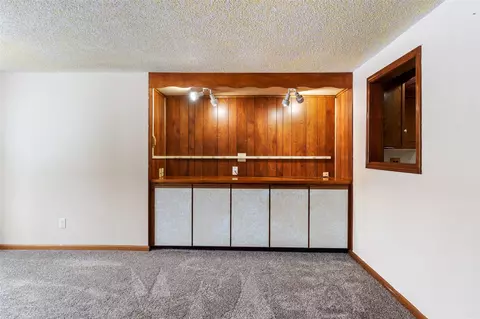 Living - 2942 Whitlock, Jackson, MI 49202 photo 4 of 5
