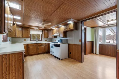 Kitchen - 2942 Whitlock, Jackson, MI 49202 photo 4 of 4