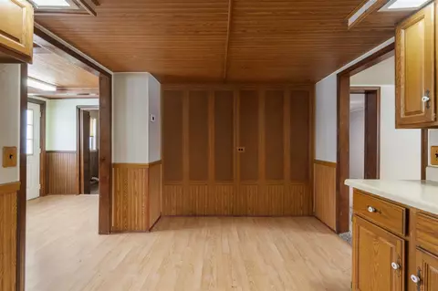 Entry Way - 2942 Whitlock, Jackson, MI 49202 photo 2 of 3