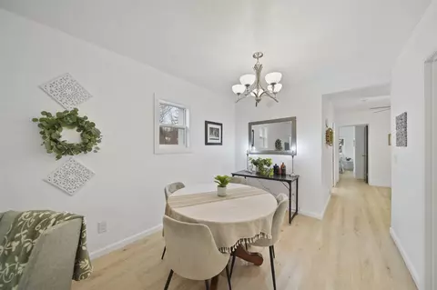 Dining - 328 Adams, Jackson, MI 49202 photo 1 of 2