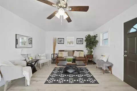 Living - 328 Adams, Jackson, MI 49202 photo 1 of 1