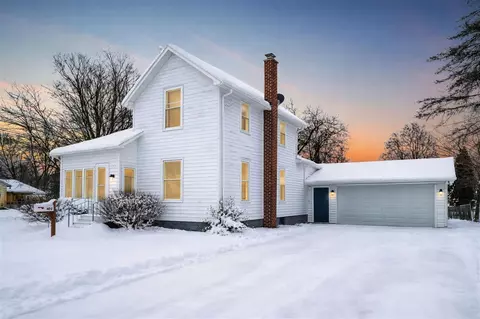 402 W Clinton, Hastings, MI 49058