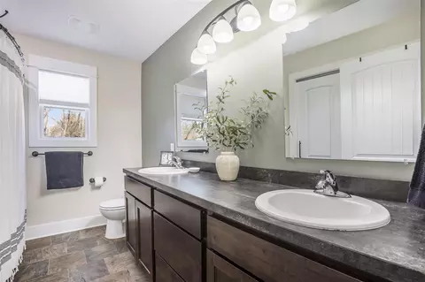 Bath - 4182 Spring Mdw, Hamilton, MI 49419 photo 1 of 3
