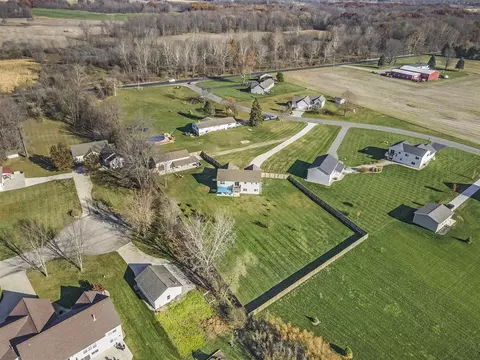 View/Area - 4182 Spring Mdw, Hamilton, MI 49419 photo 4 of 5
