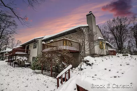 1231 Creekview, Muskegon, MI 49441