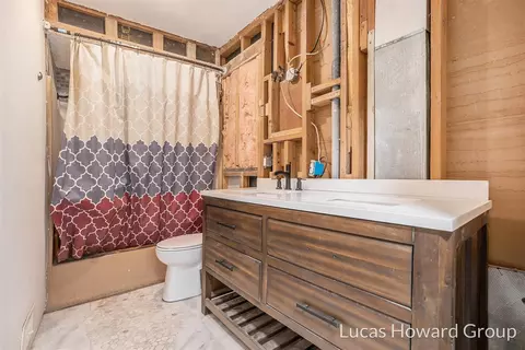 Bath - 305 E Pne, Fremont, MI 49412 photo 1 of 1
