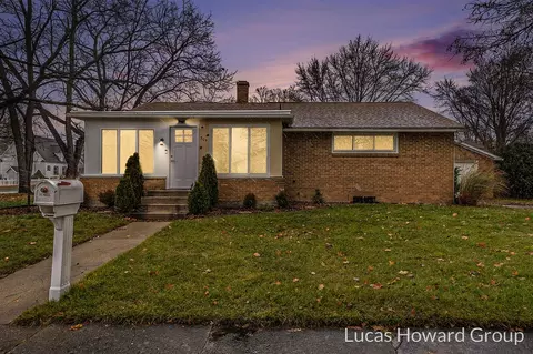 305 E Pne, Fremont, MI 49412
