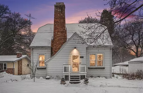 445 Montezuma, Benton Harbor, MI 49022
