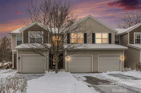 3296 Park Rdg, Grand Rapids, MI 49525