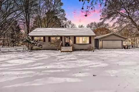 565 N Marshall, Marshall, MI 49068