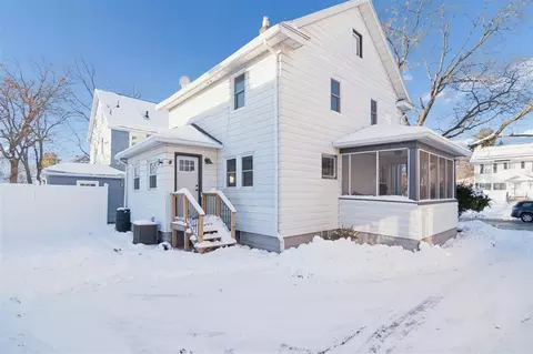 Exterior - 911 4th, Jackson, MI 49203 photo 4 of 5
