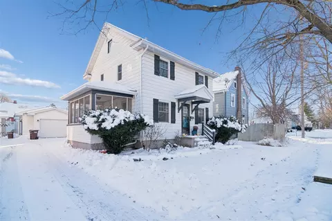 Exterior - 911 4th, Jackson, MI 49203 photo 2 of 5