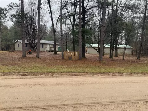 8387 E 7 Mile, Luther, MI 49656