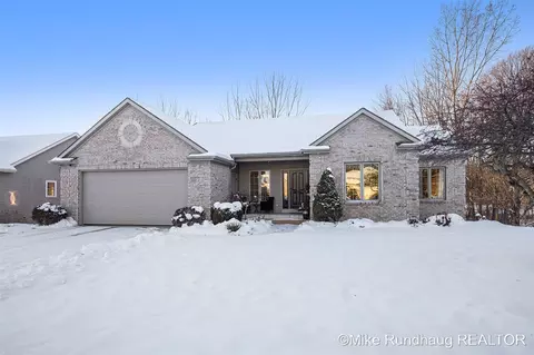 5261 Applewood, Grandville, MI 49418