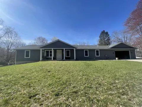 33067 School, Dowagiac, MI 49047