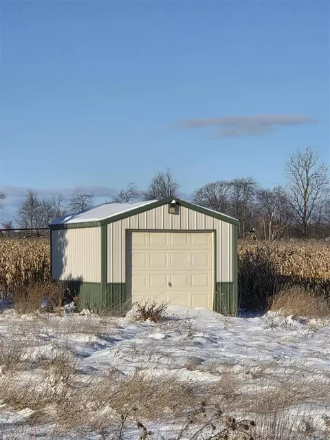 3551 N Neff, Edmore, MI 48829 photo 5