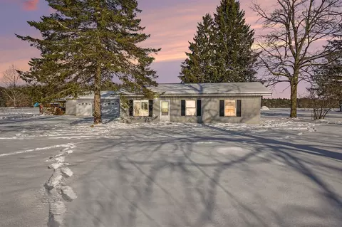3955 N N Riv, Newaygo, MI 49337