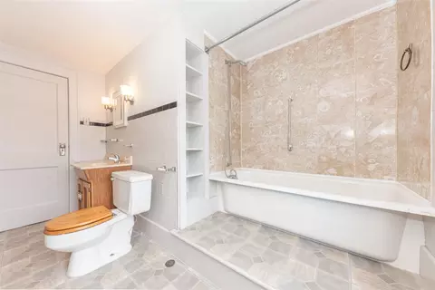 Bath - 701 Michigan, Monroe, MI 48162 photo 1 of 2