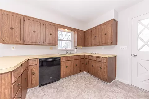 Kitchen - 701 Michigan, Monroe, MI 48162 photo 3 of 5