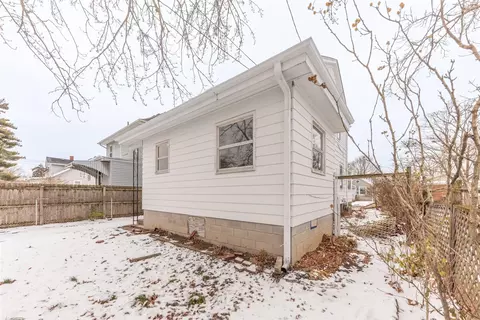 Exterior - 701 Michigan, Monroe, MI 48162 photo 7 of 8