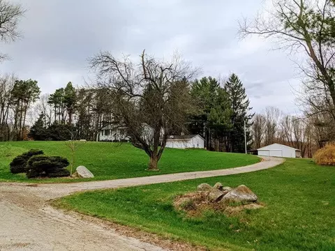 Exterior - 8295 D, Ceresco, MI 49033 photo 10 of 16