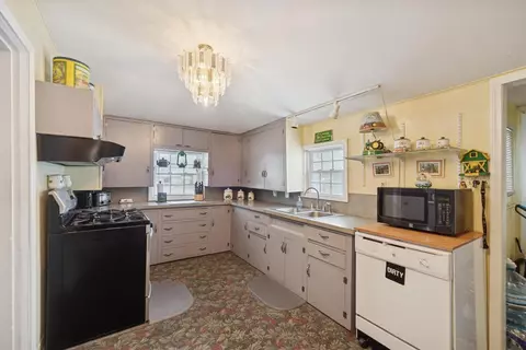 Kitchen - 3493 E Michigan, Jackson, MI 49202 photo 1 of 4