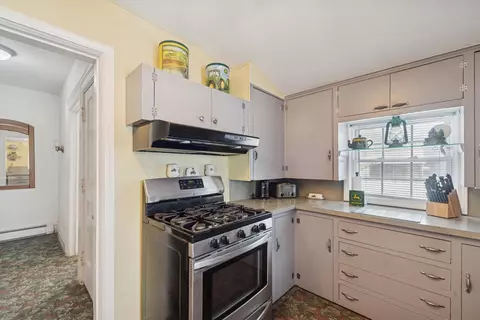 Kitchen - 3493 E Michigan, Jackson, MI 49202 photo 2 of 4