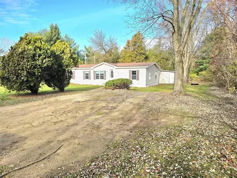 Exterior - 13122 Riverside, Constantine, MI 49042 photo 3 of 9