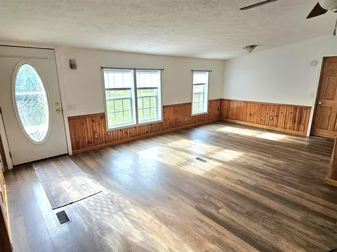 Living - 13122 Riverside, Constantine, MI 49042 photo 2 of 4
