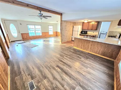 Living - 13122 Riverside, Constantine, MI 49042 photo 4 of 4