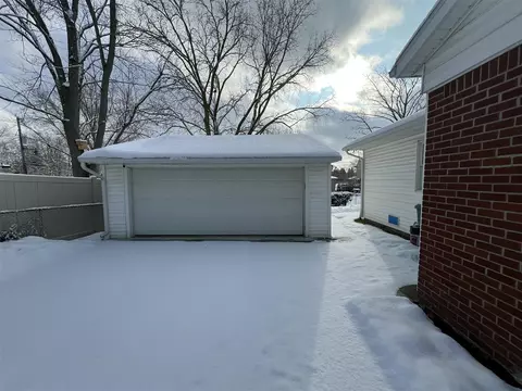 308 Wallace, Saline, MI 48176 photo 3