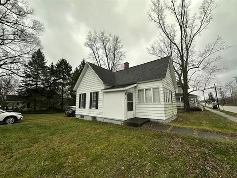 9 S Clover, Kent City, MI 49330