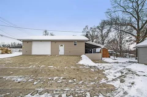 448 Richfield, Springfield, MI 49037
