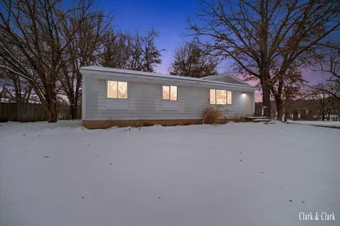 11189 Woodbushe, Lowell, MI 49331