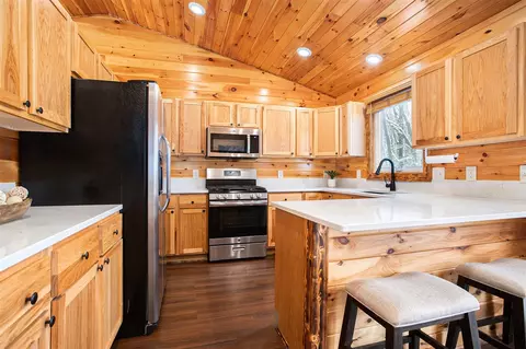 Kitchen - 970 Scenic Vw, Plainwell, MI 49080 photo 1 of 2