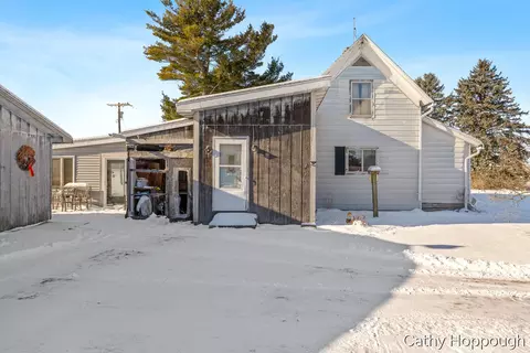 3834 E Sta, Sheridan, MI 48884