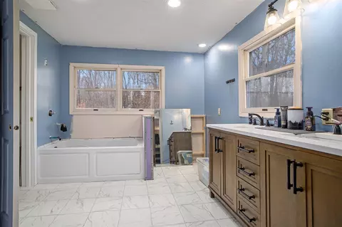 Bath - 617 N Gordon, Marshall, MI 49068 photo 1 of 3