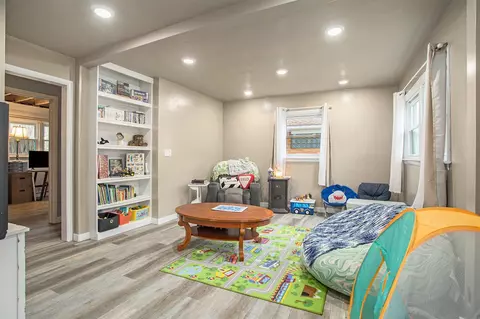 Living - 617 N Gordon, Marshall, MI 49068 photo 2 of 2
