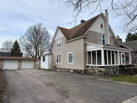 21 W Shepard, Hartford, MI 49057
