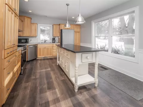 Kitchen - 1706 144th, Dorr, MI 49323 photo 2 of 3