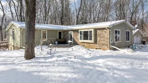 6740 Folks, Horton, MI 49246