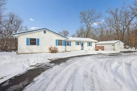 100 Long, Marshall, MI 49068
