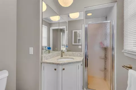 Bath - 3352 Reynolds, Jackson, MI 49201 photo 2 of 3