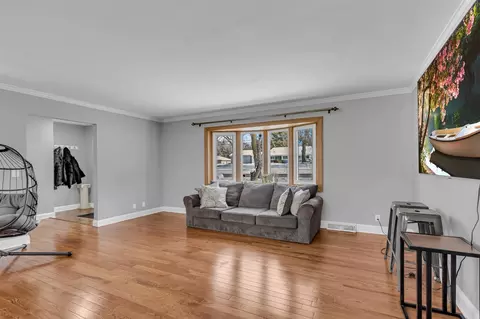 Living - 3352 Reynolds, Jackson, MI 49201 photo 1 of 1
