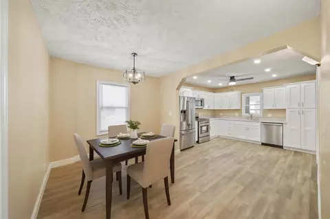 Dining - 407 S West, Jackson, MI 49201 photo 1 of 1